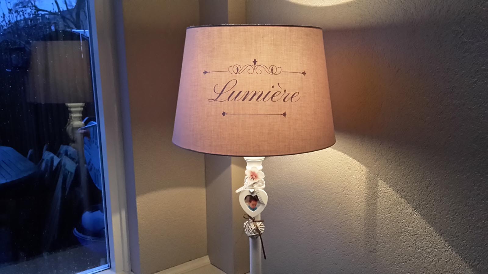 sticker op lampenkap