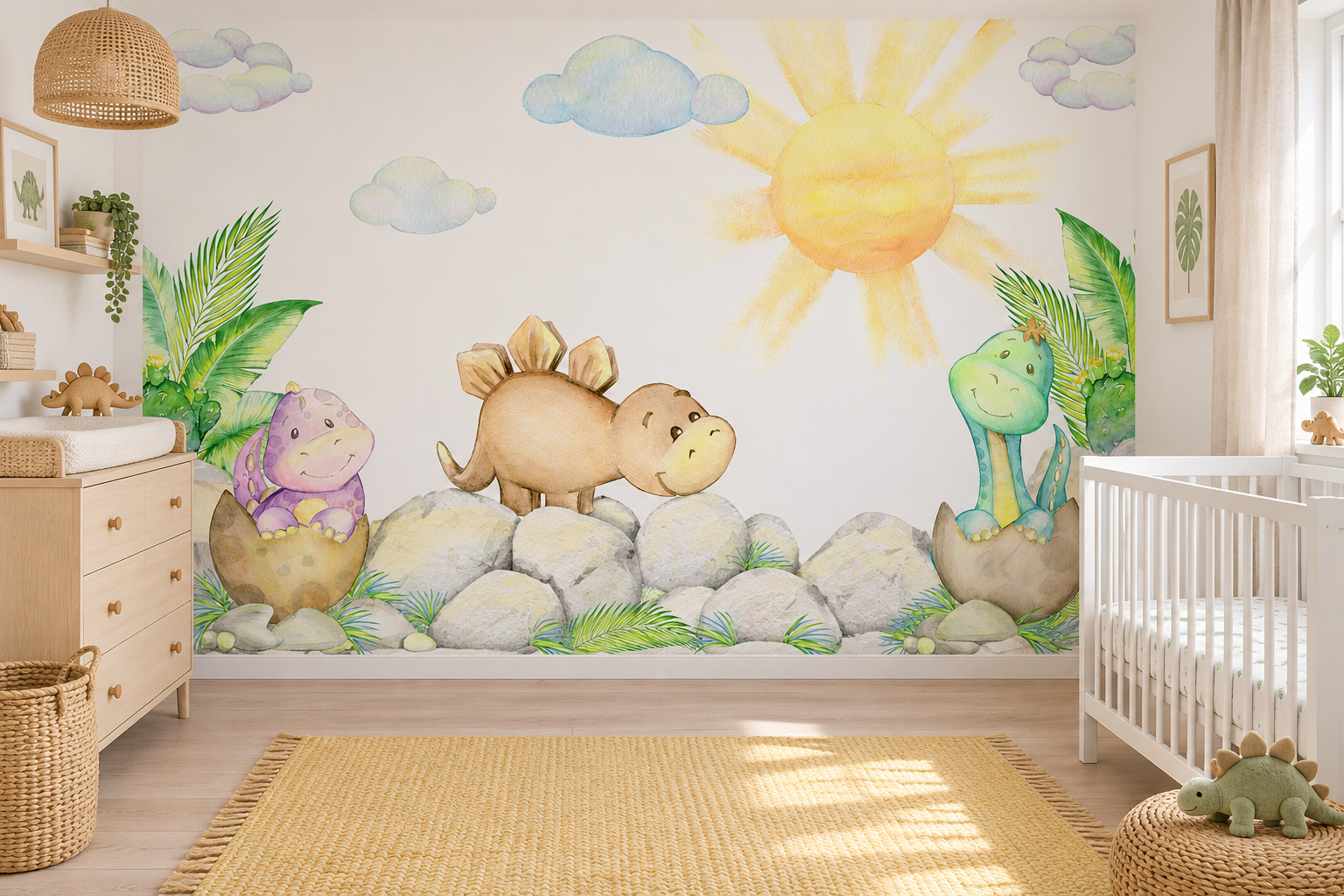 Fotobehang aquarel baby dino in een lichte babykamer met een wit ledikant en zachtgele accenten.