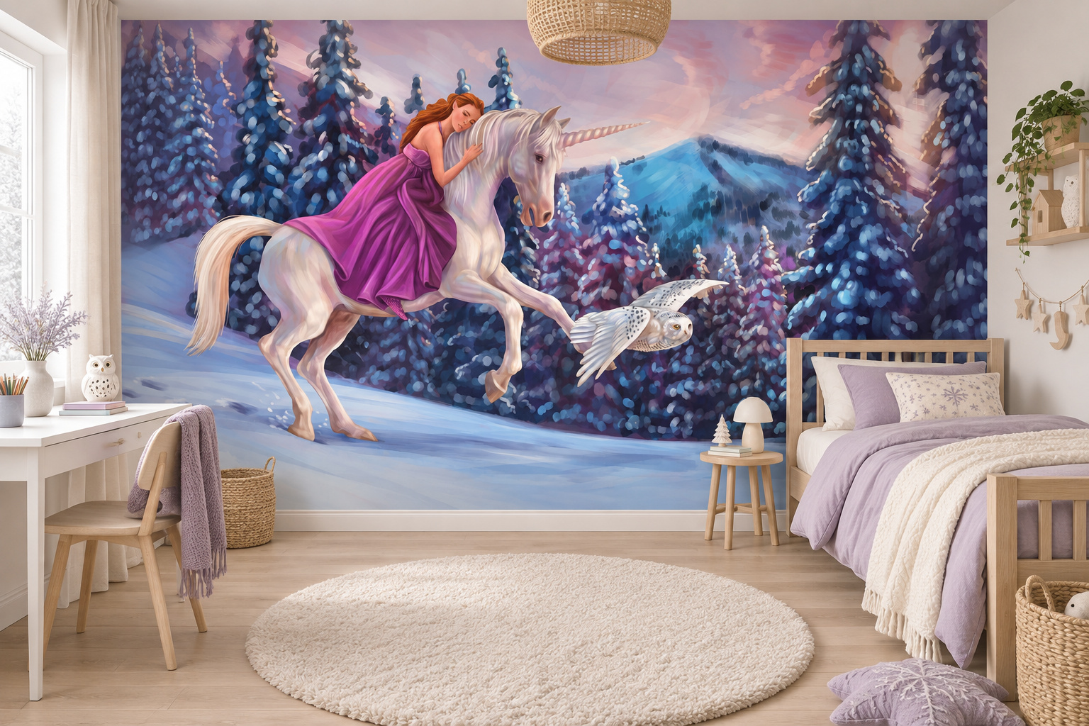 Kinderslaapkamer met wandvullend fotobehang eenhoorn met ruiter in winterbos, een houten bed met lila beddengoed.