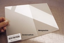 verschil-tussen-melkglasfolie-en-zandstraalfolie