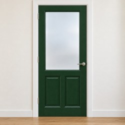 Klassieke groene voordeur C01 als deursticker in een wit kozijn, recht van voren